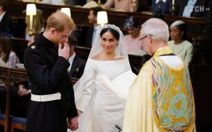 Гості весілля принца Гаррі та Меган розпродають сувеніри з їхнього свята