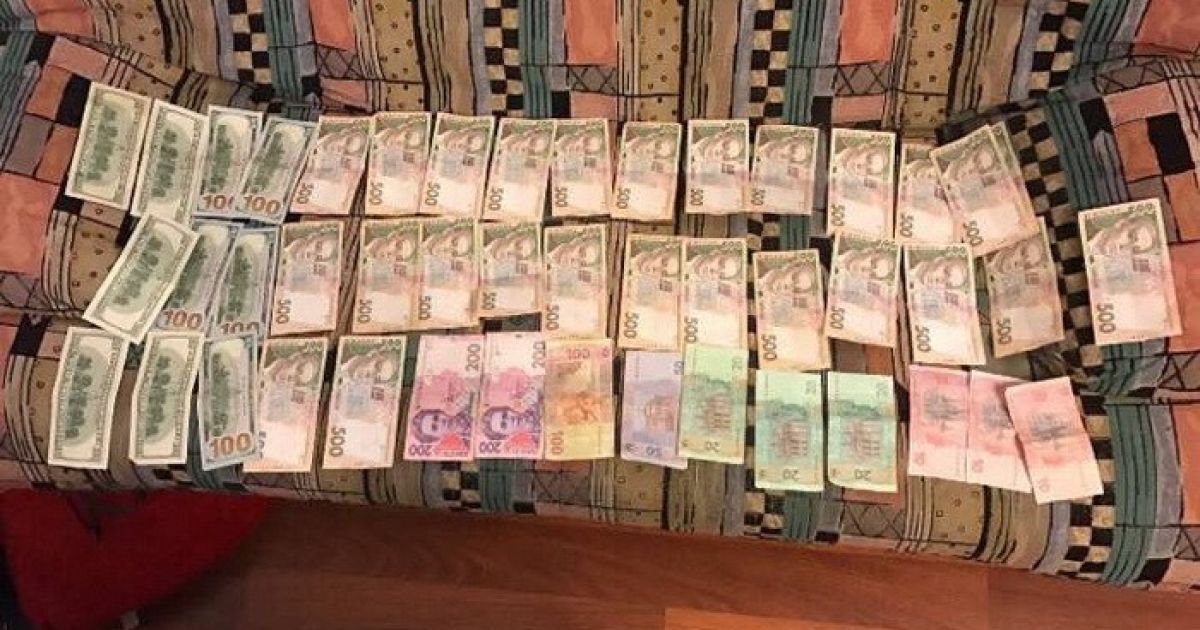 На Волині заступник начальника управління юстиції області "погорів" на хабарі