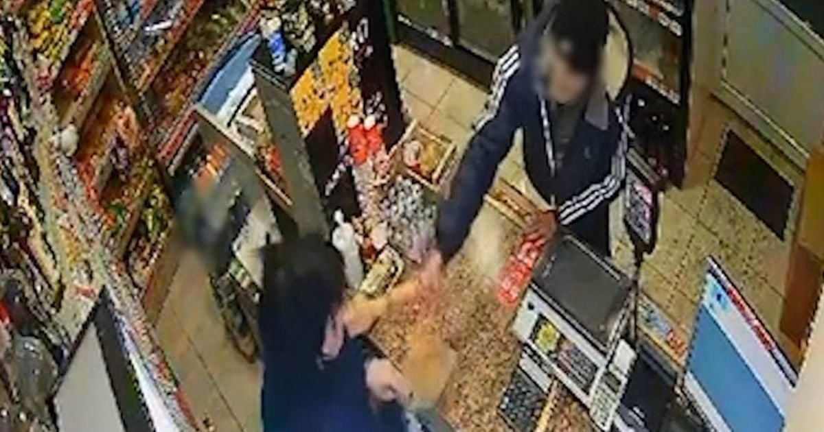 На Київщині продавчиня стусанами прогнала нападника з магазину (відео)