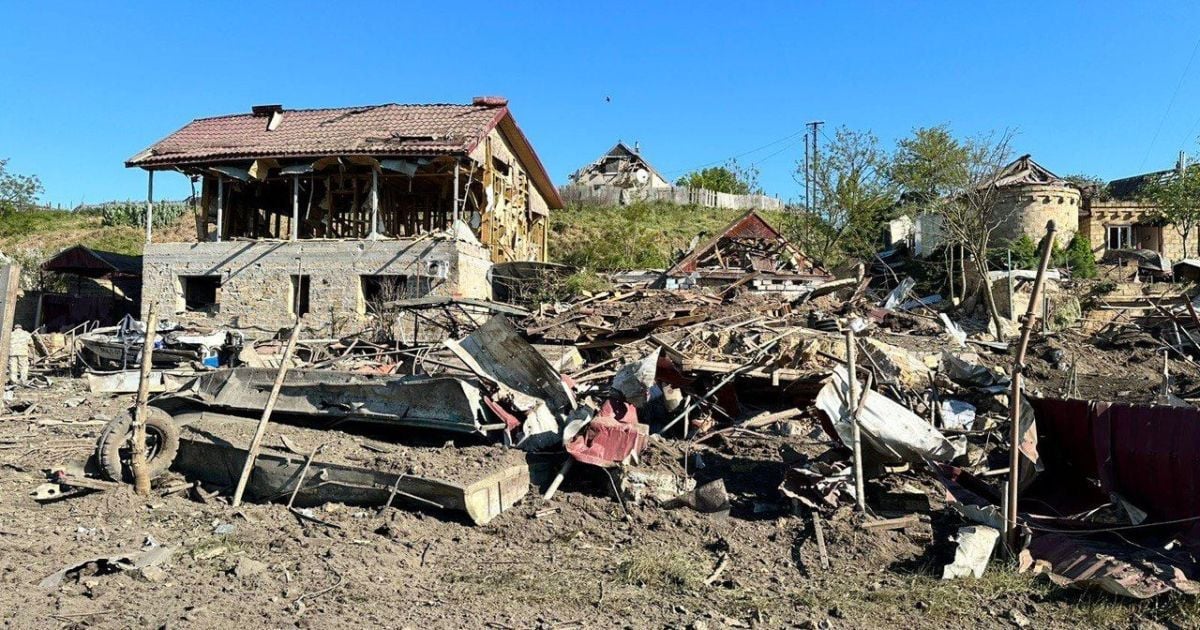 Вночі 12 травня ворожа авіація знову била по Кізомису.