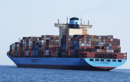 Один зі світових лідерів морських вантажоперевезень Maersk призупиняє співпрацю з Росією