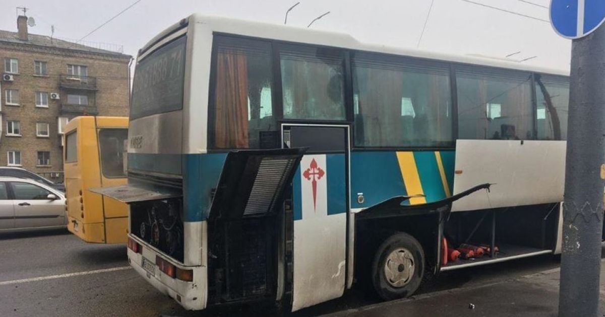 Во время движения в столице загорелся рейсовый автобус