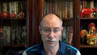 Военный эксперт Олег Жданов рассказал, почему нельзя сбивать бомбардирующих Украину самолеты на территории Беларуси.
