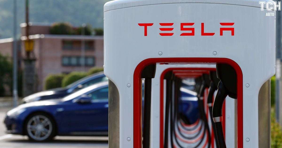 У компанії Tesla визнають провину автопілота