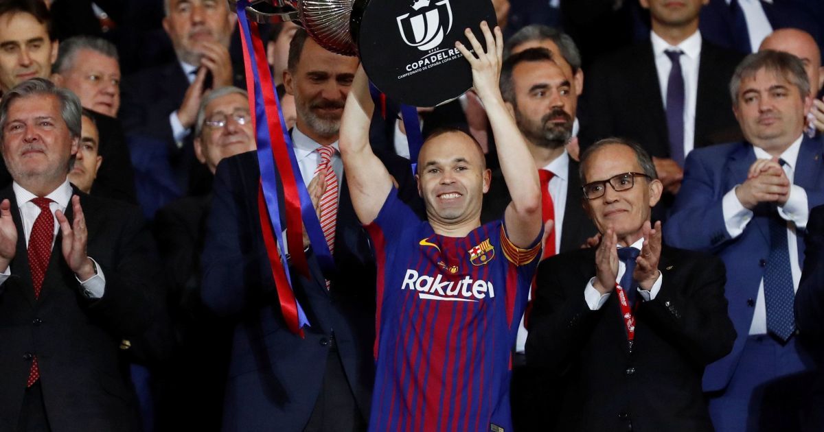 "Барселона" продає футболки Іньєсти зі знаком нескінченності