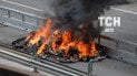 В Швейцарии Tesla взорвалась от столкновения и полностью сгорела