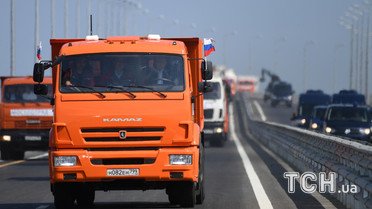 Путин ехал за рулем грузовика / © Reuters