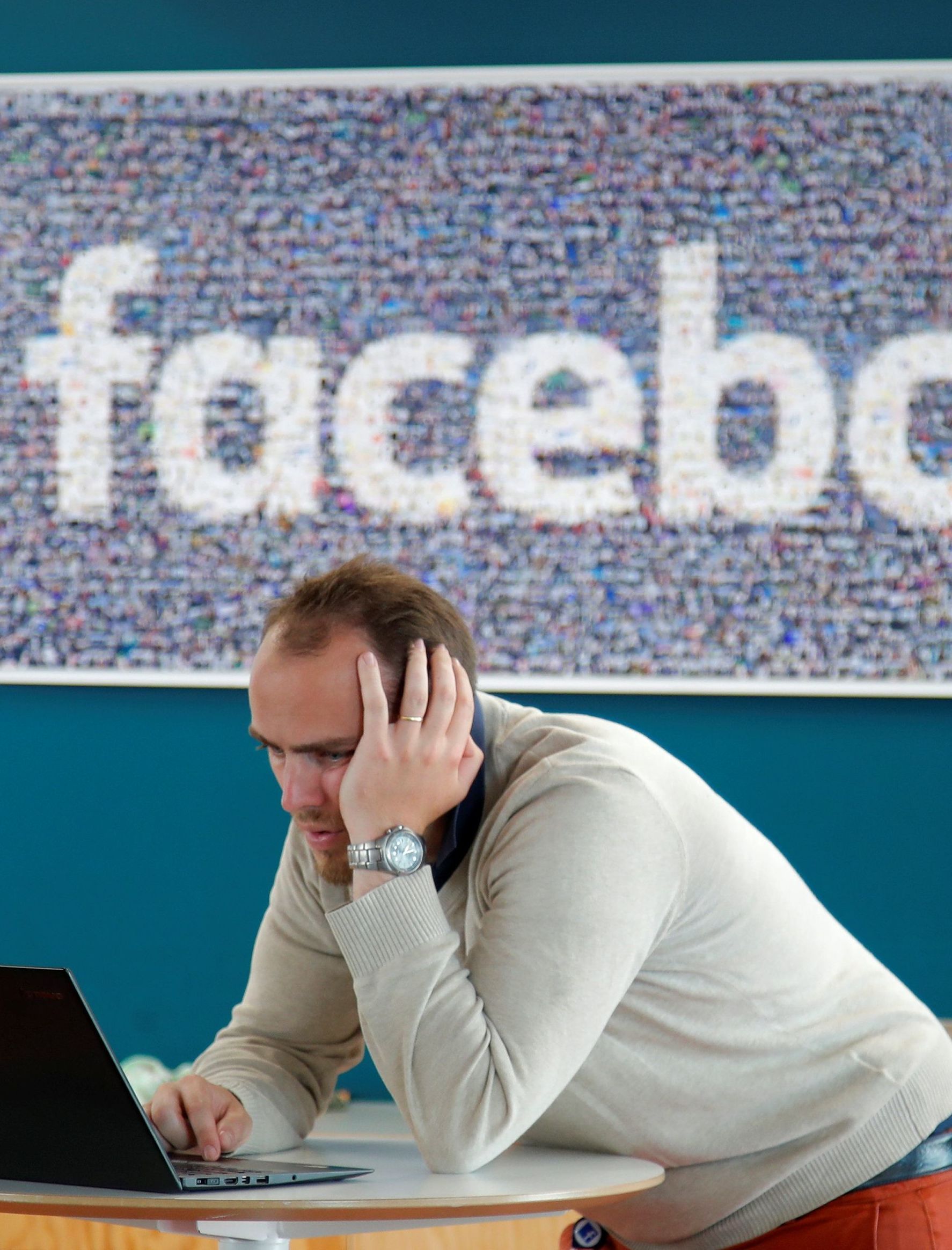 Facebook будет бороться с дискриминационной рекламой