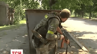 Во время обстрела Марьинки двое военных погибли, еще трое ранены