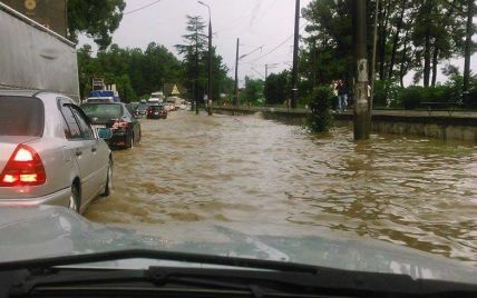 Несколько улиц Батуми ушли под воду из-за непогоды