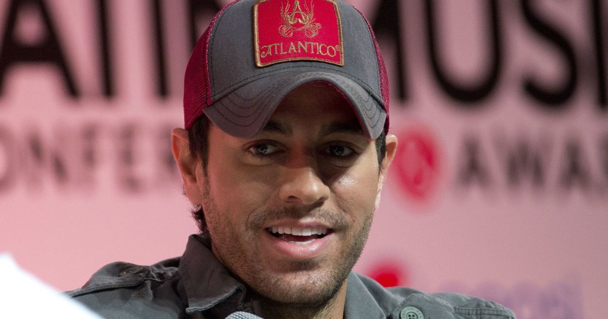 Енріке Іглесіас замилував ніжним знімком з підрослим сином