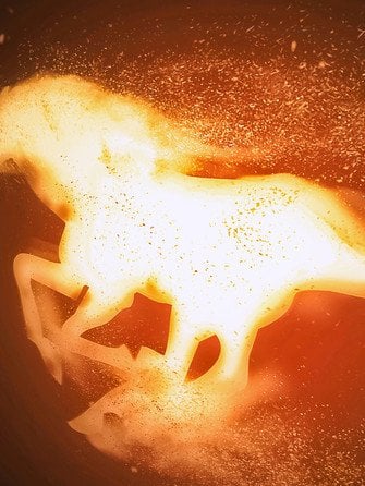 Красная Огненная Лошадь