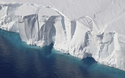 Ученые нашли под ледником в Антарктиде гигантский остров