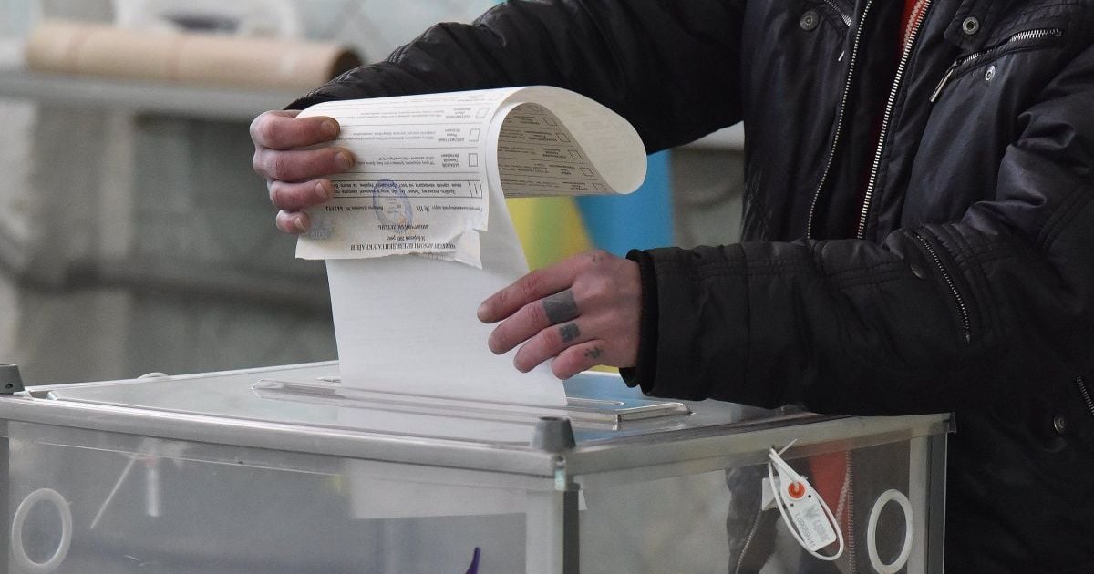 На одном из участков наблюдатели подрались за право зафиксировать нарушение – ЦИК
