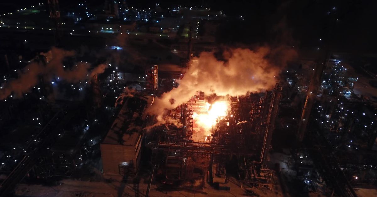 Пожар на заводе в калуше. Спасатели озвучили причины, а медики - о безопасности ситуации