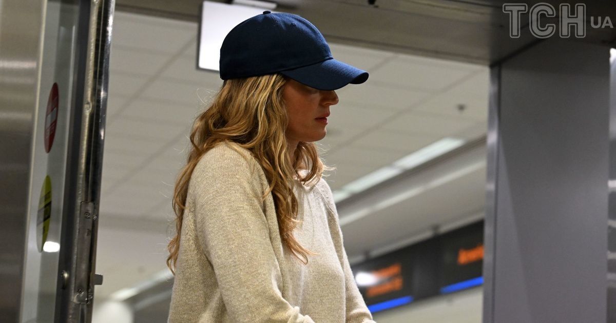 In leggings and a baseball cap: Gisele Bundchen paparazzi unexpectedly ...