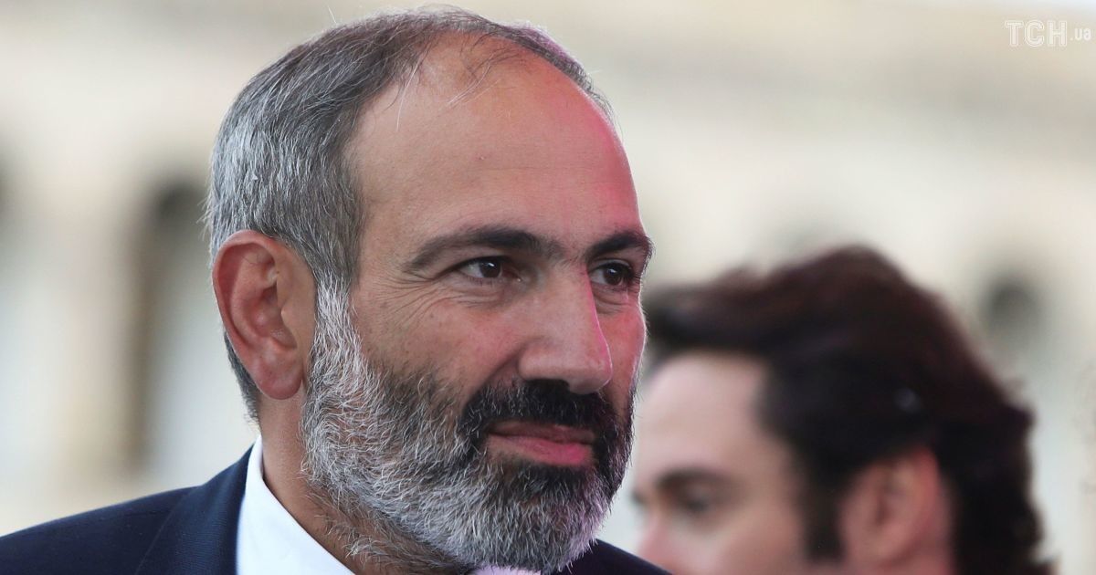 Премьер-министр Армении подал в отставку