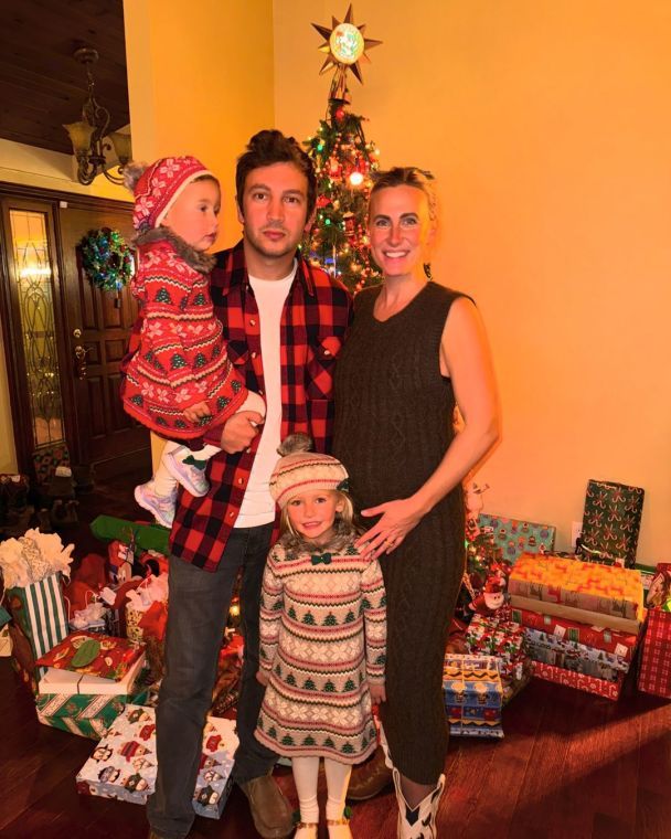 Тайлер Джозеф із вагітною дружиною та доньками / © instagram.com/tylerrjoseph