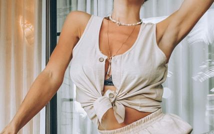 Ого які: Поліна Логунова у сріблястому бікіні продемонструвала пишні груди