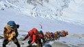 На Евересті викрили масштабну аферу з евакуацією.