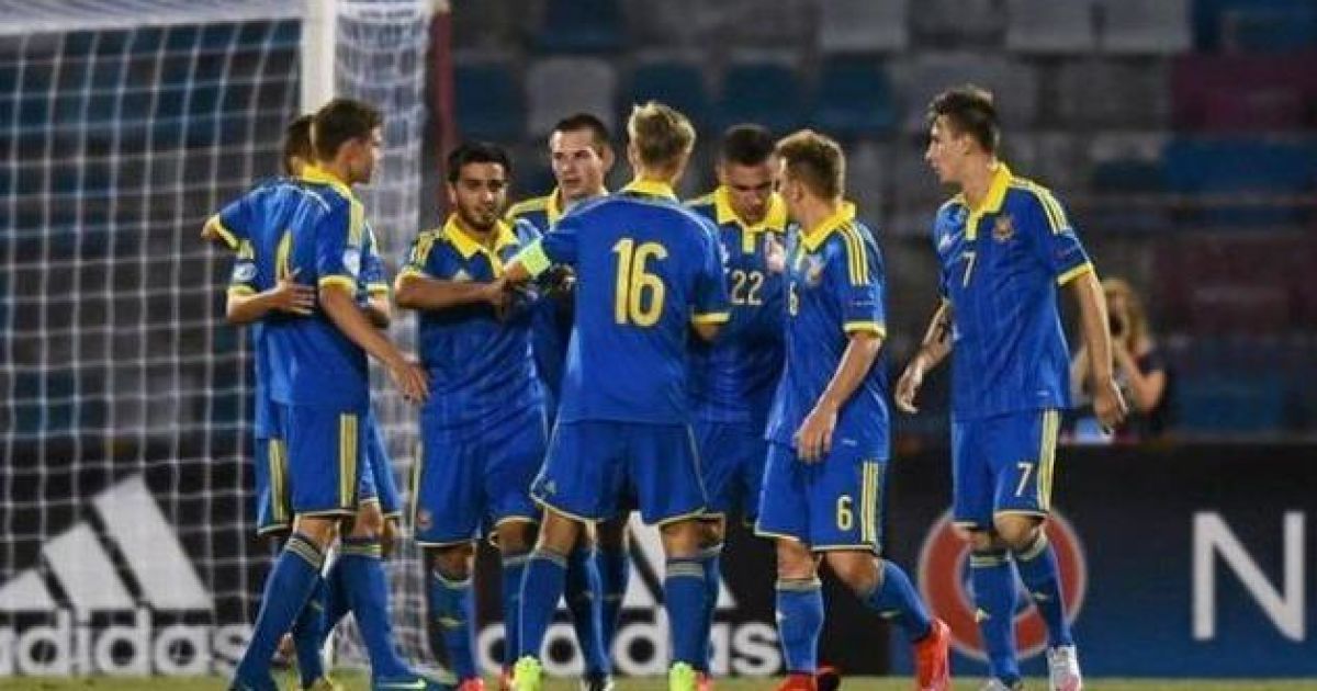 Украинские юноши обыграли боснийцев - 3:1.