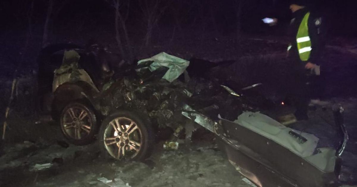 Вилетів на зустрічну і врізався у фуру: в смертельній ДТП у Львівській області загинув 27-річний водій