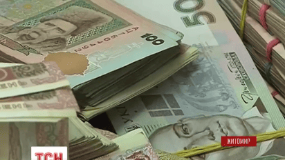 В Житомире двое мужчин-иностранцев выманивали у людей деньги