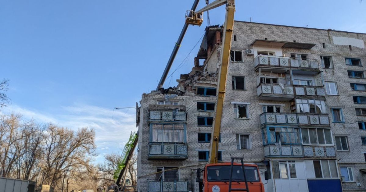 Взрыв газа в Новой Одессе: под завалами дома нашли погибшую женщину и умер эвакуированный мужчина