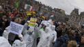 В Амстердамі десятитисячний COVID-протест переріс у заворушення, поліція затримала 30 осіб