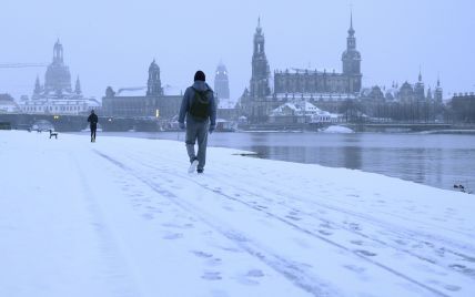 Непогода с сильными снегопадами накрыла Европу: какие страны страдают от метели