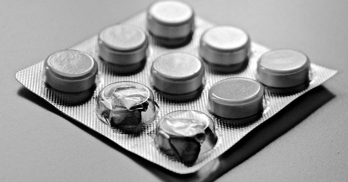 В Украине частично запретили продавать леденцы Strepsils от боли в горле