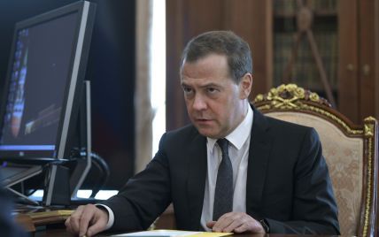 Правительство Медведева уйдет в отставку