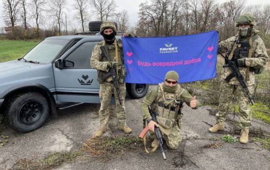 Зенітно-ракетний взвод ЗСУ отримав позашляховик за сприяння Favbet Foundation