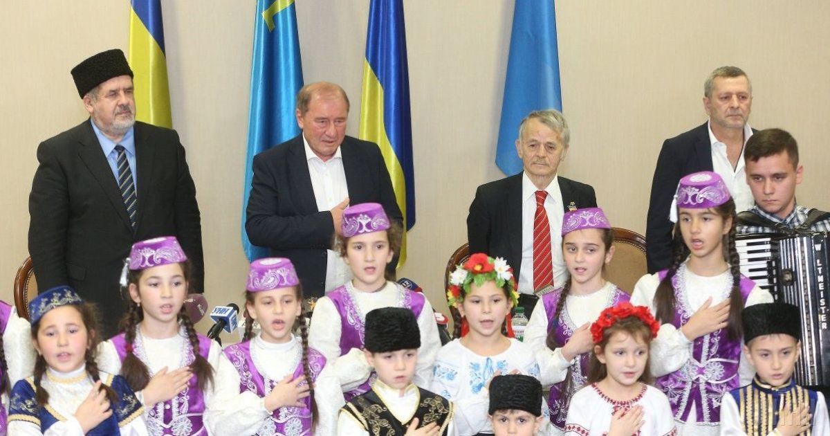 Слева направо: Рефат Чубаров, Ильми Умеров, Мустафа Джемилев, Ахтем Чийгоз