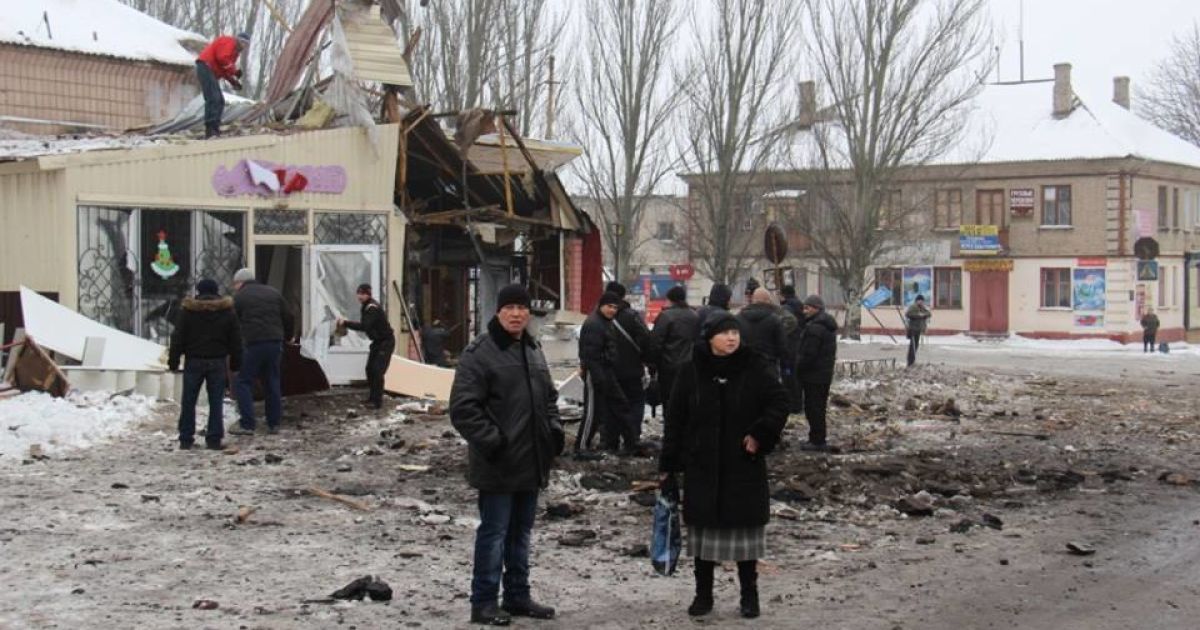 19 января боевики обстреляли Дебальцево - в городе разрушили много зданий, погибли три человека