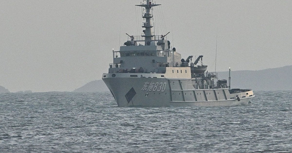 Китайский корабль в водах вблизи острова Пинтан, ближайшего к Тайваню пункта