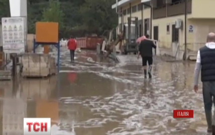 Южную и центральную Италию затопило проливными дождями: есть жертвы