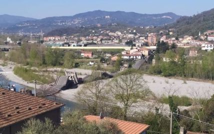 В Италии обвалился мост через реку вместе с автомобилем: в Сети опубликовали видео
