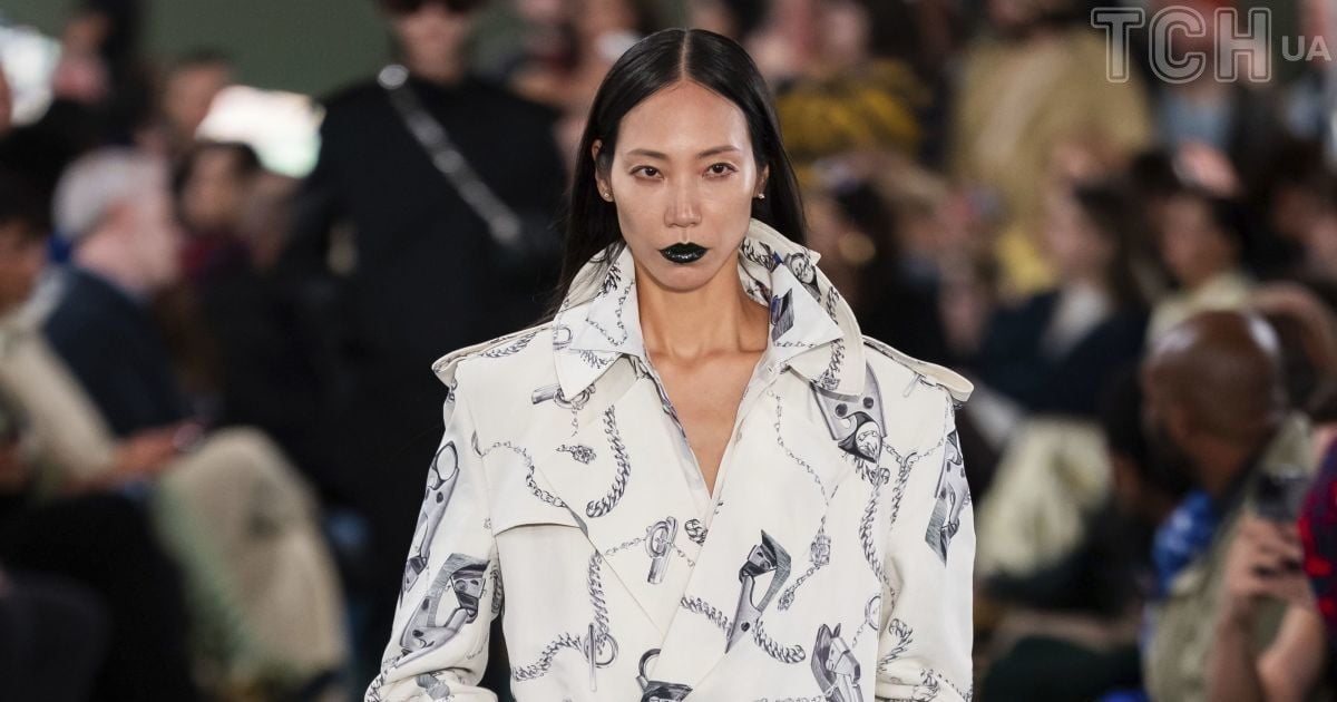 Показ коллекции Burberry весна 2024