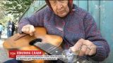 Видео игры на гитаре белорусской бабушки попадет на MTV