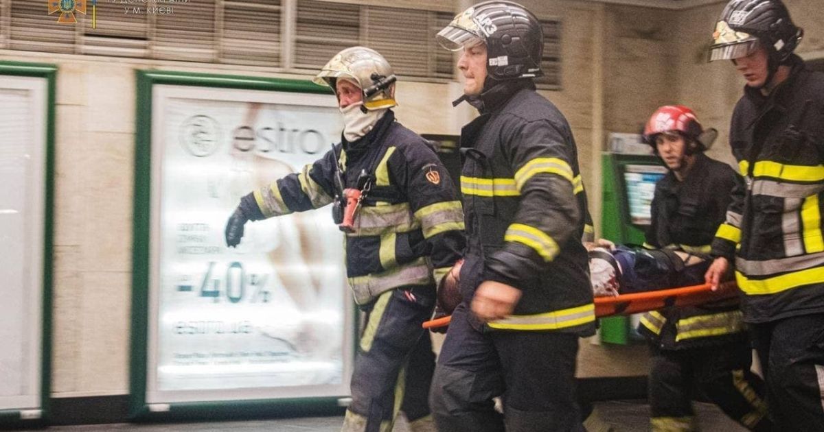 Ездят на вагонах, прыгают на пути, перелезают через ограждения: как киевляне погибают и травмируются в метро