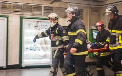 Їздять на вагонах, стрибають на колії, перелазять через огорожі: як кияни гинуть та травмуються у метро