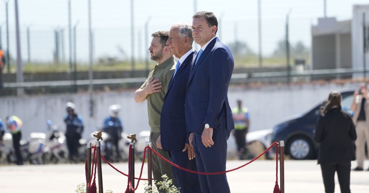 Президент Украины Владимир Зеленский 28 мая в Португалии