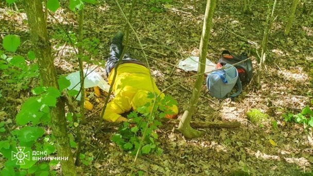На Вінниччині надзвичайники двічі врятували жінок, які пішли по гриби / © ГУ ДСНС України у Вінницькій області