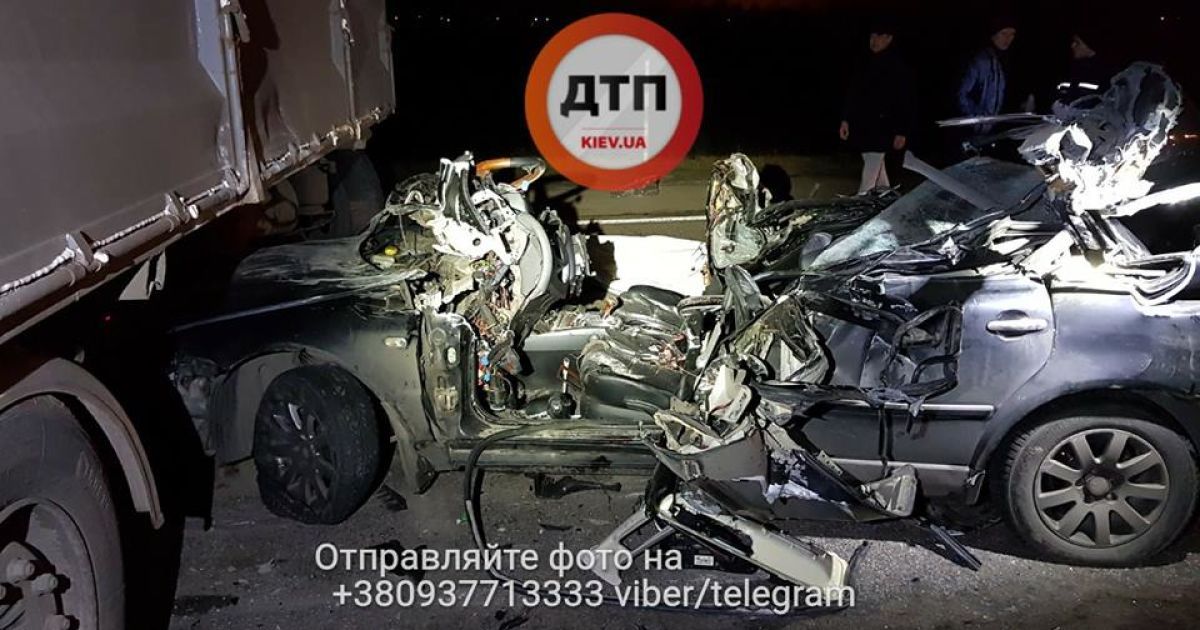 ДТП Київ фура_1 / © facebook.com/dtp.kiev.ua