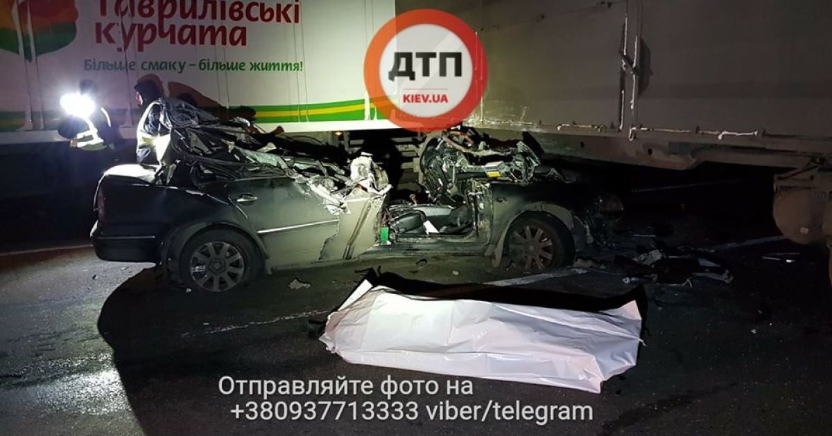 ДТП Київ фура_5 / © facebook.com/dtp.kiev.ua