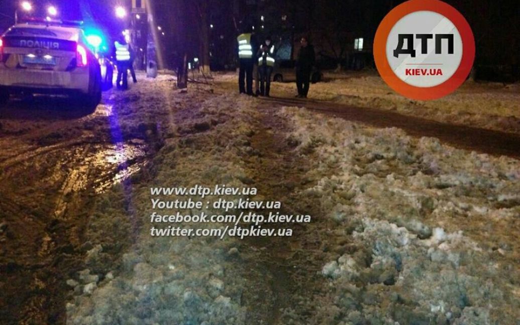 На месте уже работают два патруля полиции / © dtp.kiev.ua