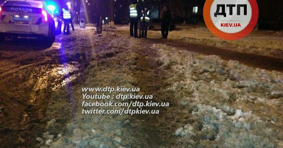 На месте уже работают два патруля полиции