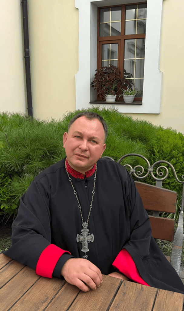 Священник рассказал, можно ли хранить прах родных дома