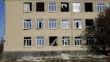 Сватове розгромлене через вибухи снарядів на військовому складі. / © УНІАН